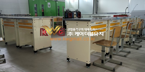2인용 세공작업대.jpg